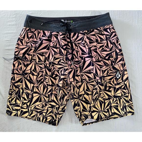 Volcom Mod-Tech Cargo Board Shorts. Geometric Logo Pattern. Men's 34, GUC!! - Picture 1 of 5